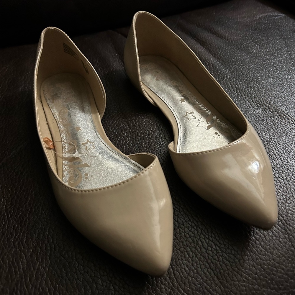 Brash Nude Flats in Size 8